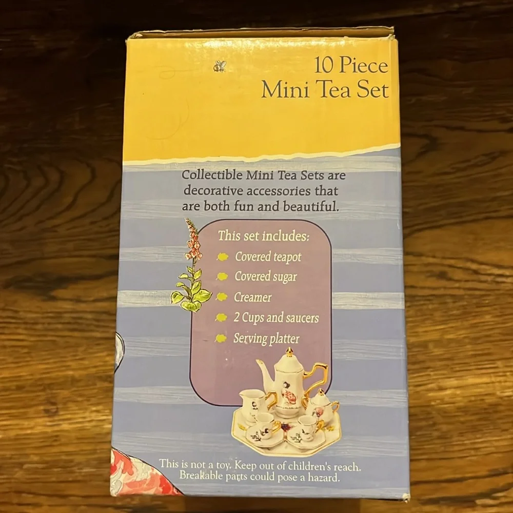 Beatrix Potter Peter Rabbit Mini Tea Set - Picture 3 of 5